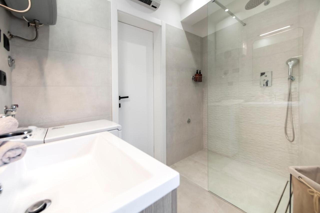 Modern And Cozy Salt & Pepper In Heart Of Appartamento