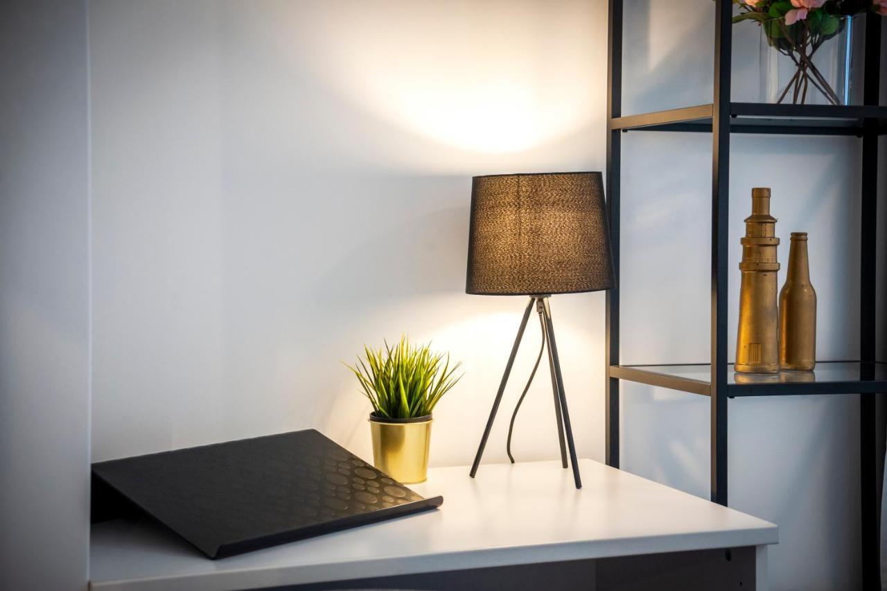 Modern And Cozy Salt & Pepper In Heart Of Appartamento