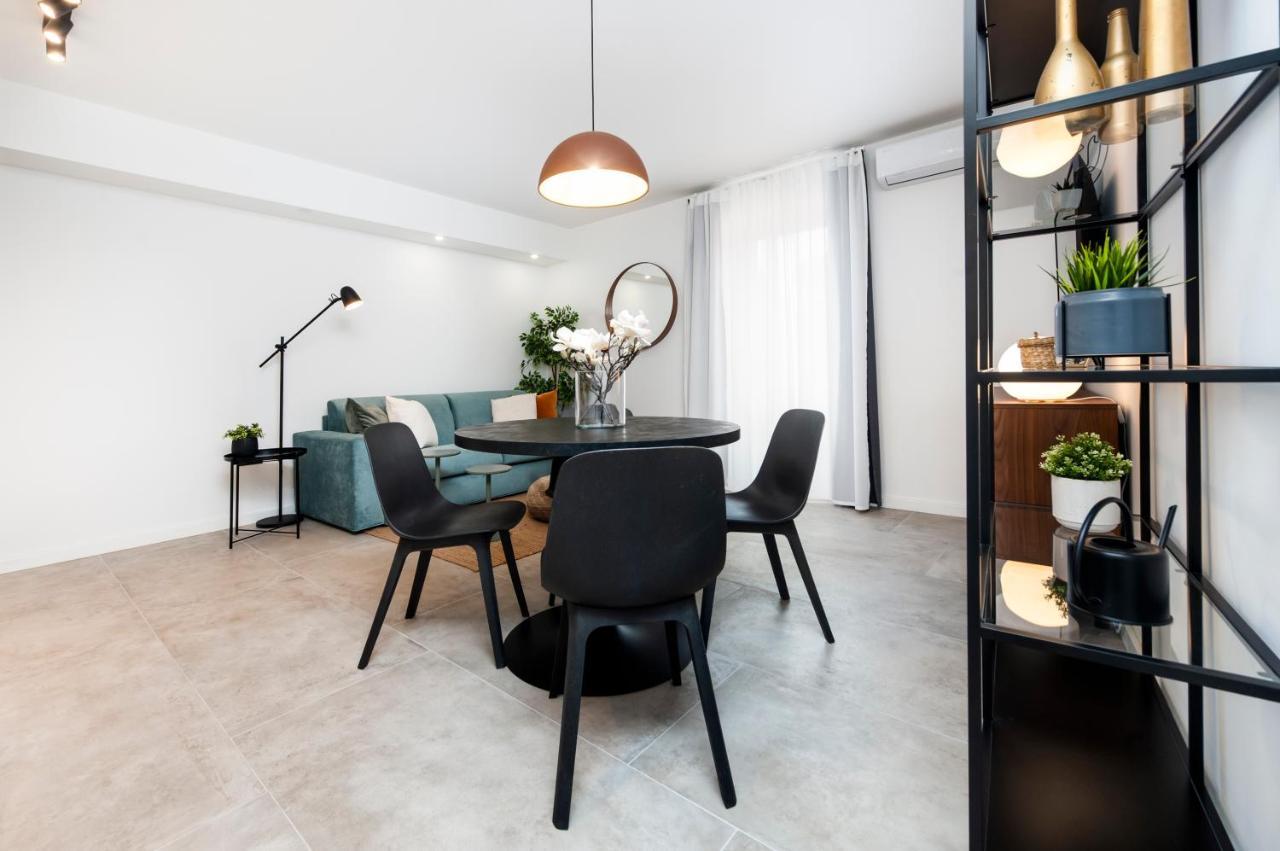 Apartment Modern And Cozy Salt & Pepper In Heart Of
