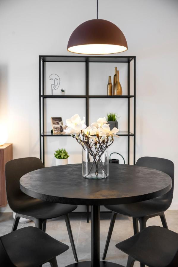 Modern And Cozy Salt & Pepper In Heart Of Apartment Rovinj
